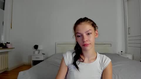 Snapshot of alexisyourdream chatting on 09/12/25, 05:40 Alex online show from 09/12/25, 05:40