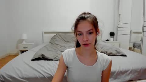 Snapshot of alexisyourdream chatting on 10/03/25, 05:54 Alex online show from 10/03/25, 05:54