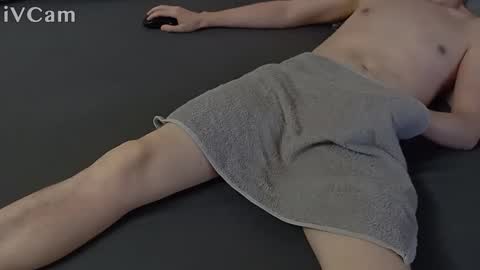 Snapshot of alexizonov chatting on 12/05/25, 02:58 Alex online show from 12/05/25, 02:58