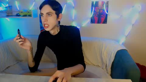 Snapshot of alexnaughty14 chatting on 10/04/25, 07:39 alexnaughty14 online show from 10/04/25, 07:39