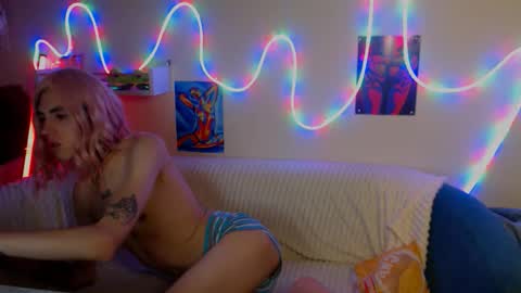 Snapshot of alexnaughty14 chatting on 10/07/25, 09:06 alexnaughty14 online show from 10/07/25, 09:06