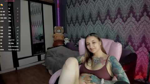 Snapshot of alexracc00n chatting on 12/06/24, 06:04 Alex online show from 12/06/24, 06:04