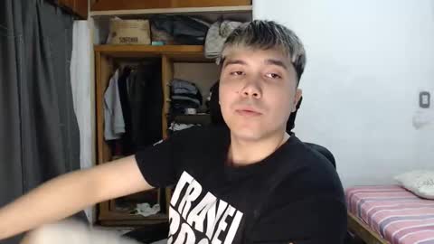 Snapshot of alexriversx chatting on 04/19/26, 06:10 Alexander online show from 04/19/26, 06:10