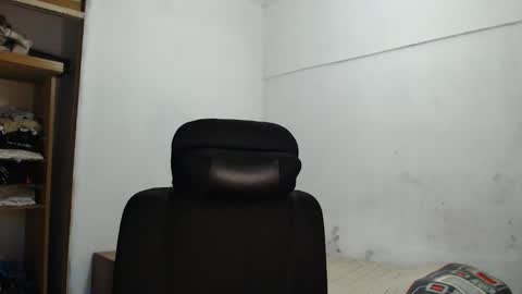 Snapshot of alexriversx chatting on 05/12/26, 03:20 Alexander online show from 05/12/26, 03:20