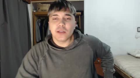 Snapshot of alexriversx chatting on 05/19/26, 04:57 Alexander online show from 05/19/26, 04:57
