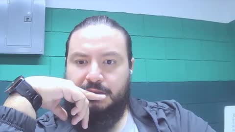 Snapshot of alextambet chatting on 12/17/24, 01:16 alextambet online show from 12/17/24, 01:16