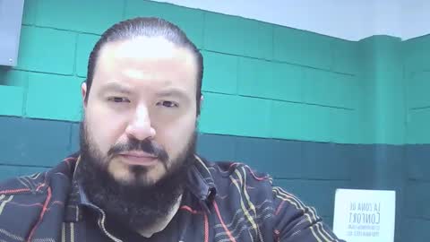 Snapshot of alextambet chatting on 12/23/24, 01:13 alextambet online show from 12/23/24, 01:13