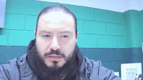 Snapshot of alextambet chatting on 12/01/25, 01:27 alextambet online show from 12/01/25, 01:27