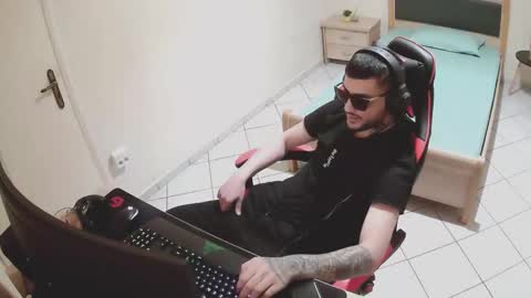 alexthepro00 online show from 10/07/25, 07:33