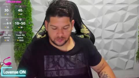 Snapshot of alexvacasin chatting on 01/17/25, 02:39 alex online show from 01/17/25, 02:39