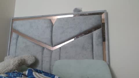 alex y luisa online show from 12/15/25, 01:48