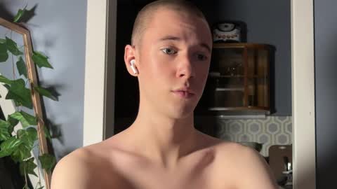 Snapshot of alexwos chatting on 12/10/24, 07:54 Alex online show from 12/10/24, 07:54