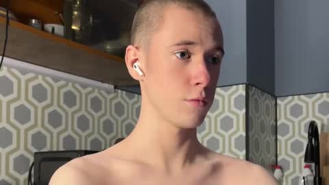 Snapshot of alexwos chatting on 12/12/24, 09:04 Alex online show from 12/12/24, 09:04