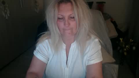 Snapshot of alexxa_mistress chatting on 04/15/26, 09:48 Jhoa online show from 04/15/26, 09:48