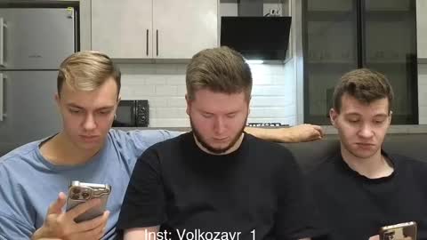 Snapshot of alexxx_d chatting on 12/22/25, 08:39 AlexDimaIgor online show from 12/22/25, 08:39