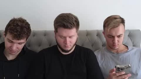 Snapshot of alexxx_d chatting on 01/19/26, 09:13 AlexDimaIgor online show from 01/19/26, 09:13