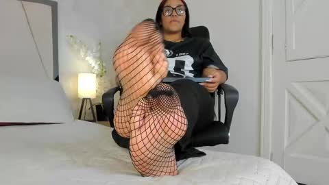 Snapshot of aleya_black chatting on 04/21/26, 01:42 aleya_black online show from 04/21/26, 01:42