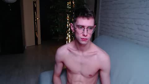 Snapshot of alfie_evanss chatting on 10/22/25, 04:40 Alfie online show from 10/22/25, 04:40