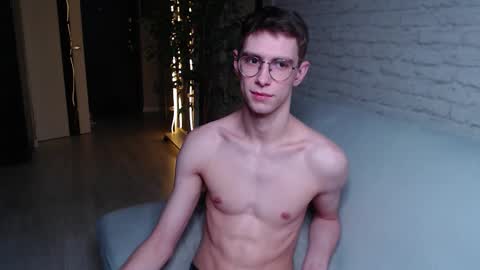 Snapshot of alfie_evanss chatting on 11/18/25, 04:28 Alfie online show from 11/18/25, 04:28