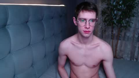 Snapshot of alfie_evanss chatting on 12/15/25, 07:56 Alfie online show from 12/15/25, 07:56