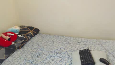 Snapshot of algiz_ chatting on 11/10/25, 11:04 algiz_ online show from 11/10/25, 11:04