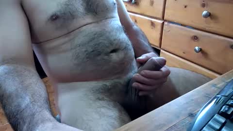 Snapshot of algodesente chatting on 10/26/25, 03:07 Alguien online show from 10/26/25, 03:07