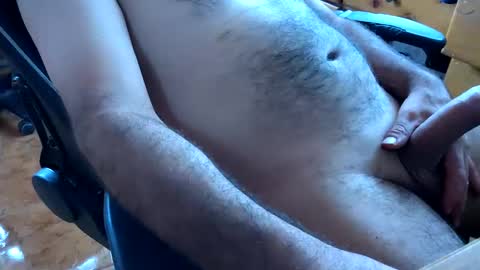 Snapshot of algodesente chatting on 11/09/25, 05:11 Alguien online show from 11/09/25, 05:11