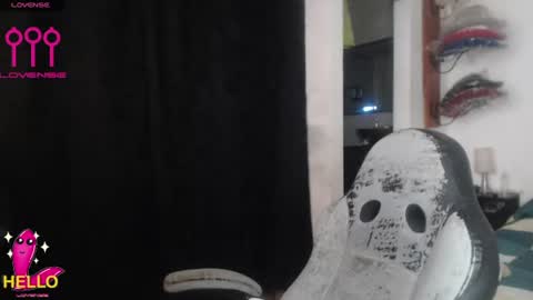 Snapshot of alguien_mas01 chatting on 06/17/26, 07:11 cami online show from 06/17/26, 07:11
