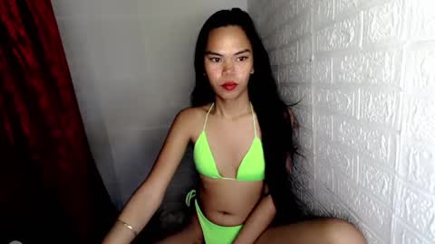 Snapshot of aliahadams chatting on 03/06/25, 11:53 ALIAH online show from 03/06/25, 11:53