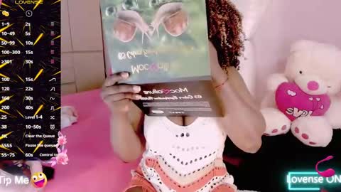 Snapshot of aliana_ross chatting on 02/18/25, 09:10 aliana_ross online show from 02/18/25, 09:10