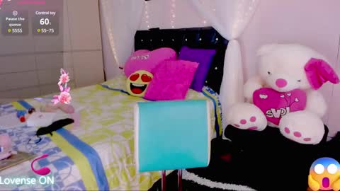 Snapshot of aliana_ross chatting on 02/24/25, 09:43 aliana_ross online show from 02/24/25, 09:43