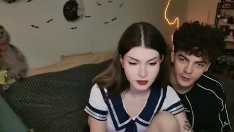 Snapshot of alice118james chatting on 10/18/25, 07:14 alice and james online show from 10/18/25, 07:14