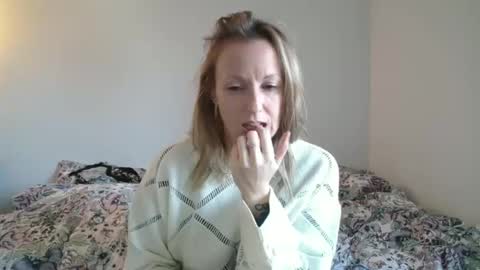 Snapshot of alice8363 chatting on 12/06/24, 08:59 Alice online show from 12/06/24, 08:59