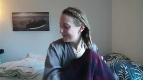 Snapshot of alice8363 chatting on 12/07/24, 01:51 Alice online show from 12/07/24, 01:51