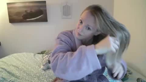 Snapshot of alice8363 chatting on 12/09/24, 08:33 Alice online show from 12/09/24, 08:33