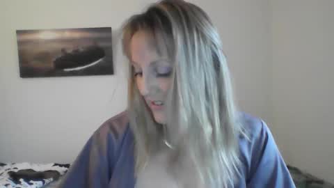 Snapshot of alice8363 chatting on 01/02/25, 08:39 Alice online show from 01/02/25, 08:39