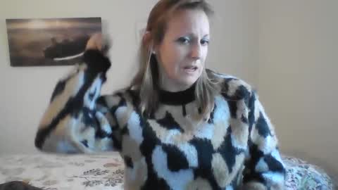 Snapshot of alice8363 chatting on 01/07/25, 08:24 Alice online show from 01/07/25, 08:24