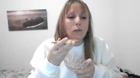 Snapshot of alice8363 chatting on 01/26/25, 05:13 Alice online show from 01/26/25, 05:13