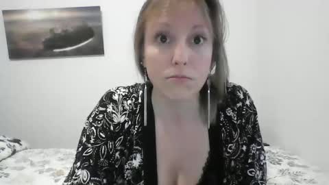 Snapshot of alice8363 chatting on 02/04/25, 05:01 Alice online show from 02/04/25, 05:01