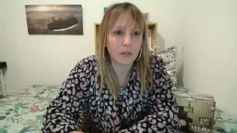 Snapshot of alice8363 chatting on 02/23/25, 06:01 Alice online show from 02/23/25, 06:01