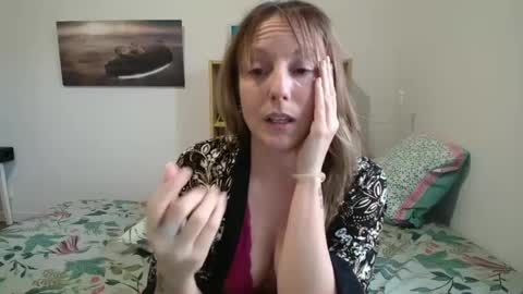 Snapshot of alice8363 chatting on 02/25/25, 04:42 Alice online show from 02/25/25, 04:42