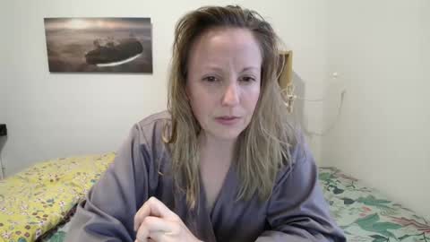 Snapshot of alice8363 chatting on 03/05/25, 05:29 Alice online show from 03/05/25, 05:29