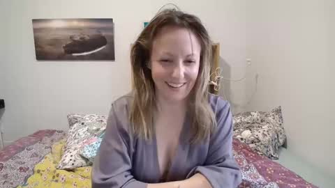 Snapshot of alice8363 chatting on 03/12/25, 02:56 Alice online show from 03/12/25, 02:56