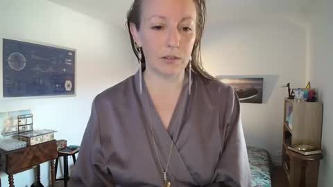 Snapshot of alice8363 chatting on 11/12/25, 07:53 Alice online show from 11/12/25, 07:53