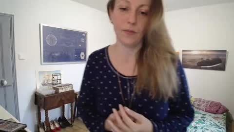 Snapshot of alice8363 chatting on 11/16/25, 08:31 Alice online show from 11/16/25, 08:31