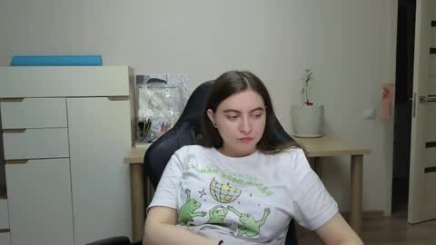 Snapshot of alice_________________________ chatting on 04/29/26, 06:58 Alice online show from 04/29/26, 06:58