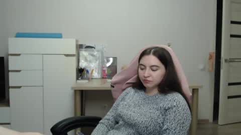 Snapshot of alice_________________________ chatting on 05/11/26, 09:45 Alice online show from 05/11/26, 09:45