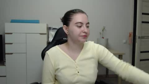Snapshot of alice_________________________ chatting on 05/15/26, 06:37 Alice online show from 05/15/26, 06:37
