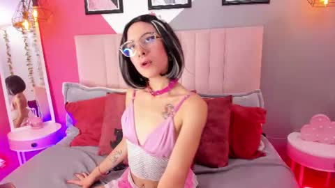 alice__moon__ online show from 07/24/26, 09:35