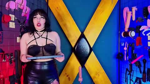 Snapshot of alice_and_rose_bdsm chatting on 02/14/26, 09:06 Alice and Rose online show from 02/14/26, 09:06